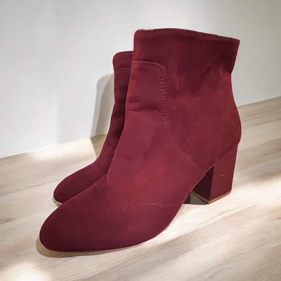 Loft Size 7 Ankle Boots Burgundy/Plum Color Almond Toe and Block Heel - Picture 1 of 7